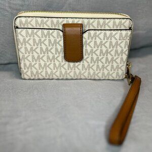 Michael Kors Women’s Jet Set Med Travel Zip Around Phone Holder White/Tan Accent